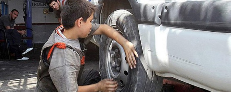 Çalışan çocuklar ile ilgili yönetmelik